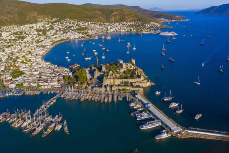 Ebedi Mavilikler Ülkesi / Bodrum Masalı