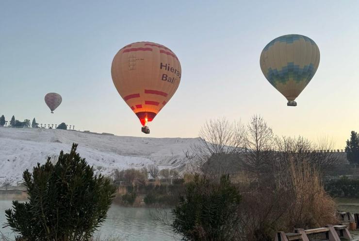 Tarih ve Doğanın Olağanüstü Buluşması; Balonla Pamukkale Deneyimi  