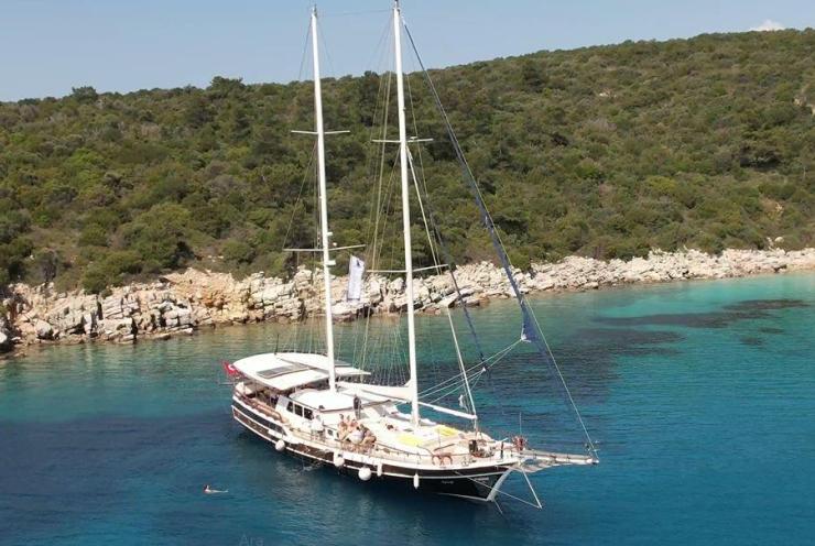 Mavi Yolculuk Teknesi Özel Tur 